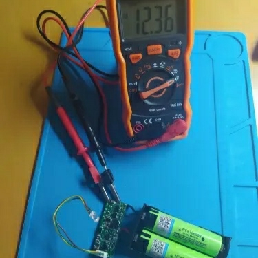 Mini UPS Circuit 9V 12V Router Onu 3.7V-5V to 9V 12V Converter Boost Step-Up Using Li-lon LiPo Lithium Battery Similar WPG Mini UPS. 