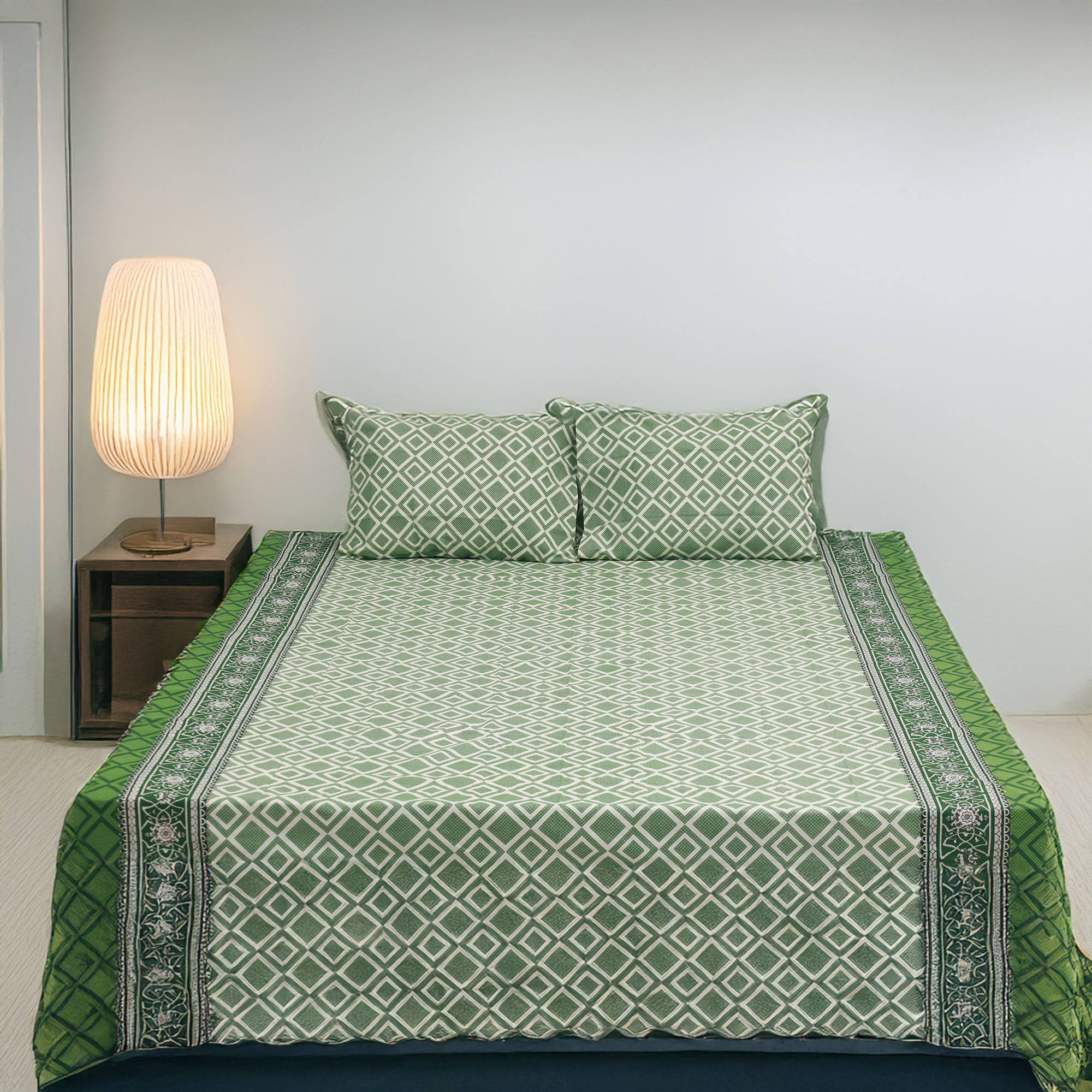King Size Premium Bed Sheet 88" x 98" with 2 Pillow Covers | Green and White Square Print. 