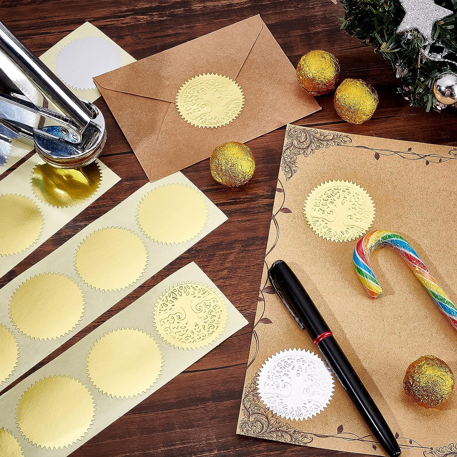100pcs Embossing Stickers Blank Metallic Gold Certificate Seals Embossed Foil Stickers Scallop Edge Stickers Embosser Stamp Seal. 