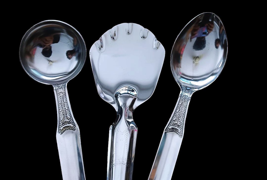 Stainless Steel Designer Serving Spoon and Spatula Set - 1 Ladle, 1Solid Spoons, and 1 Rice Spoon (Set of 3m. 