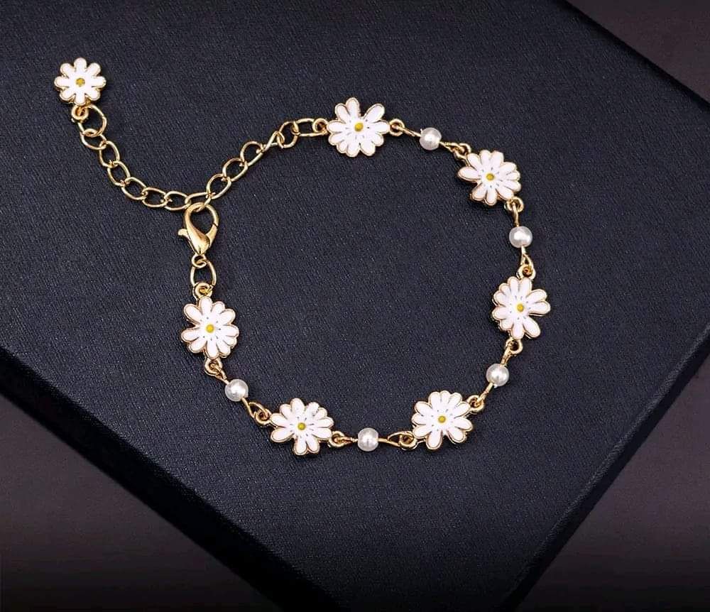 Daisy Flower Bracelets Personality Minimalist Flowers Pearl Bracelet.