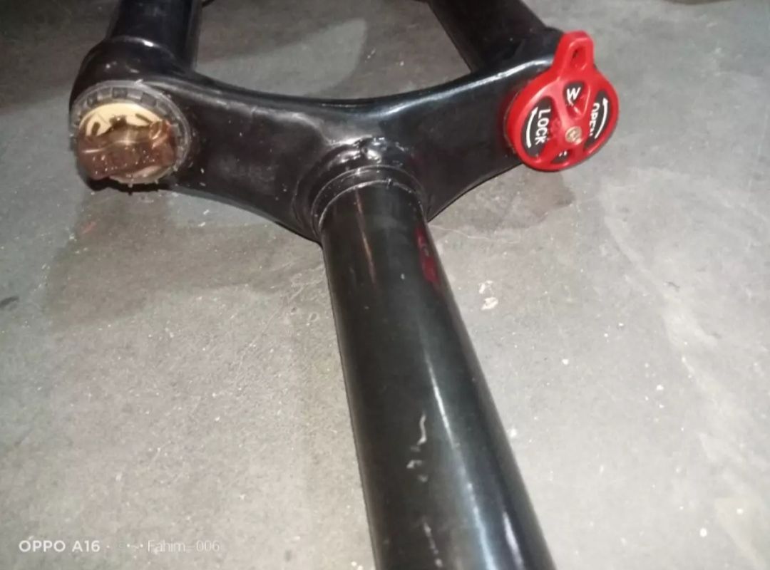 Aluminium Alloy Mountain Bike Bicycle Fork Suspension Fork - Durable Fork For Smooth And Stable Riding Experience. 