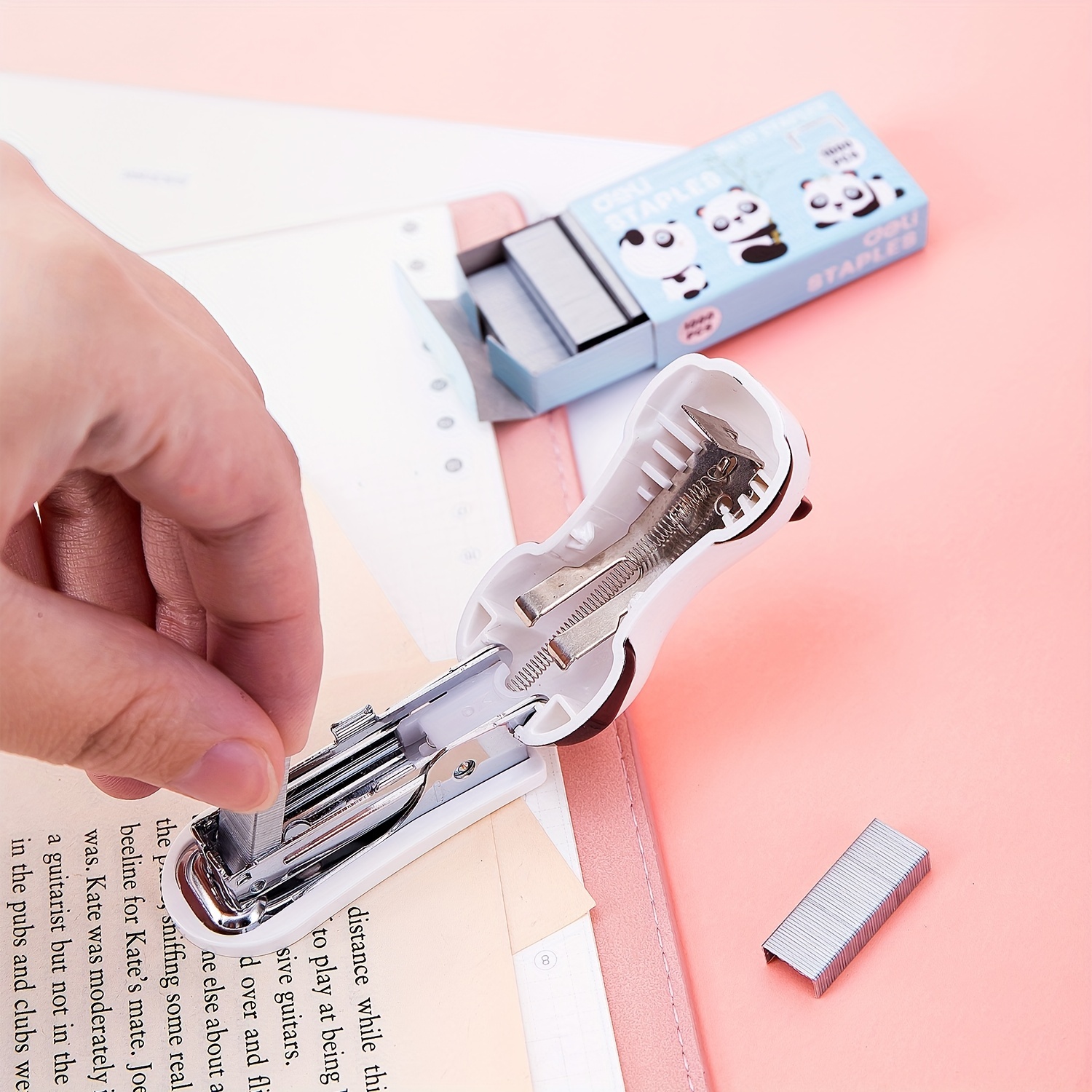 DELI Cartoon Mini Stapler Set Stapling Machine With 1000 pcs No.10 Staples Office School Binding Supplies Manual Cute Staplers. 