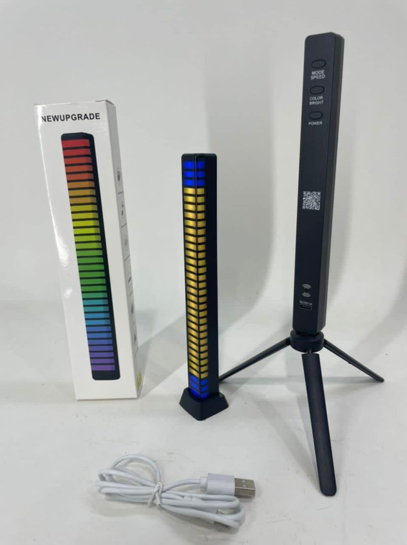 3D RGB APP Control Rechargeable Rhythm Light With Voice-Activated Pickup (D10). 