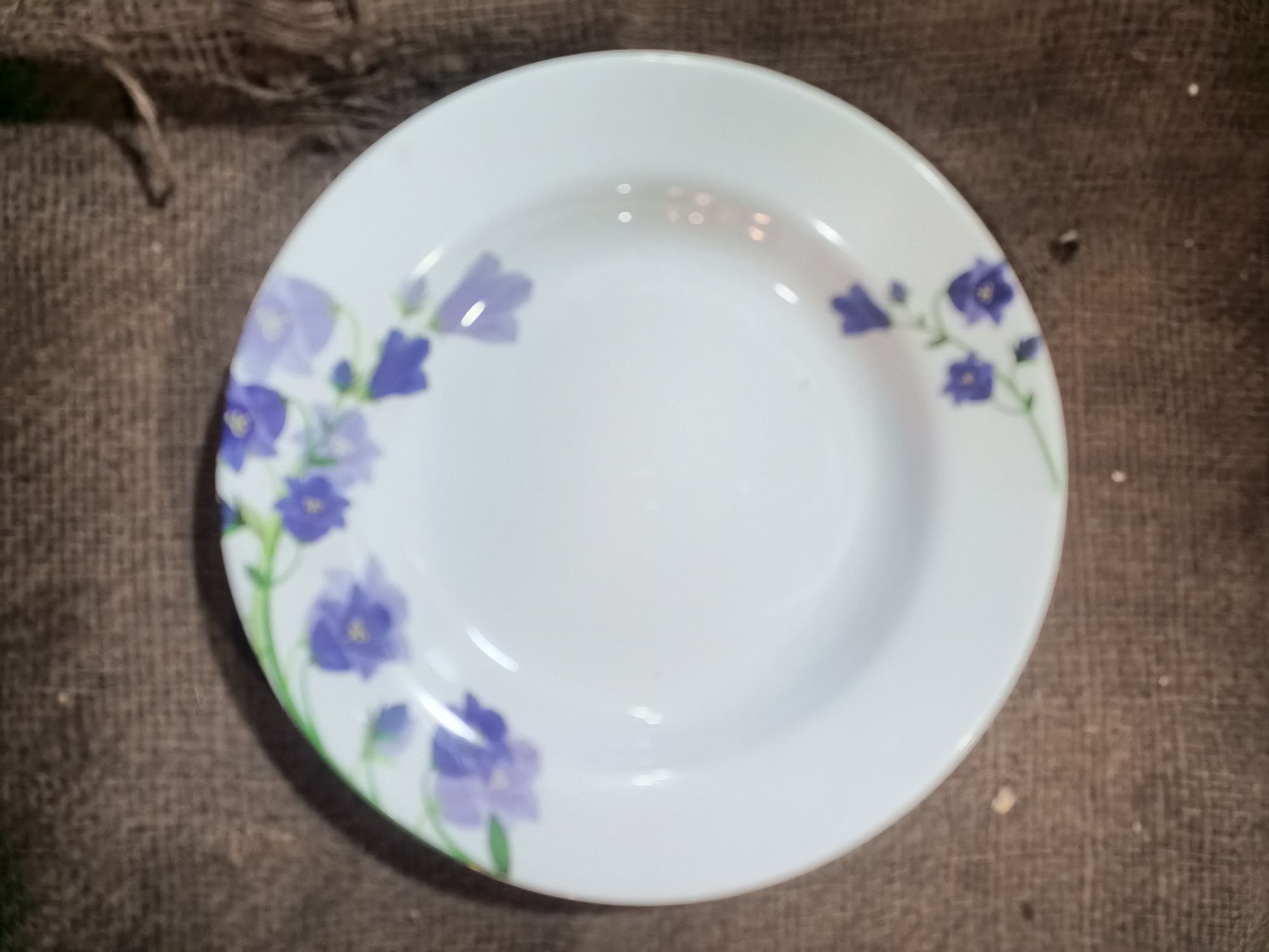 9.5 inch melamine plate (Brand: Sharif Melamine ). 