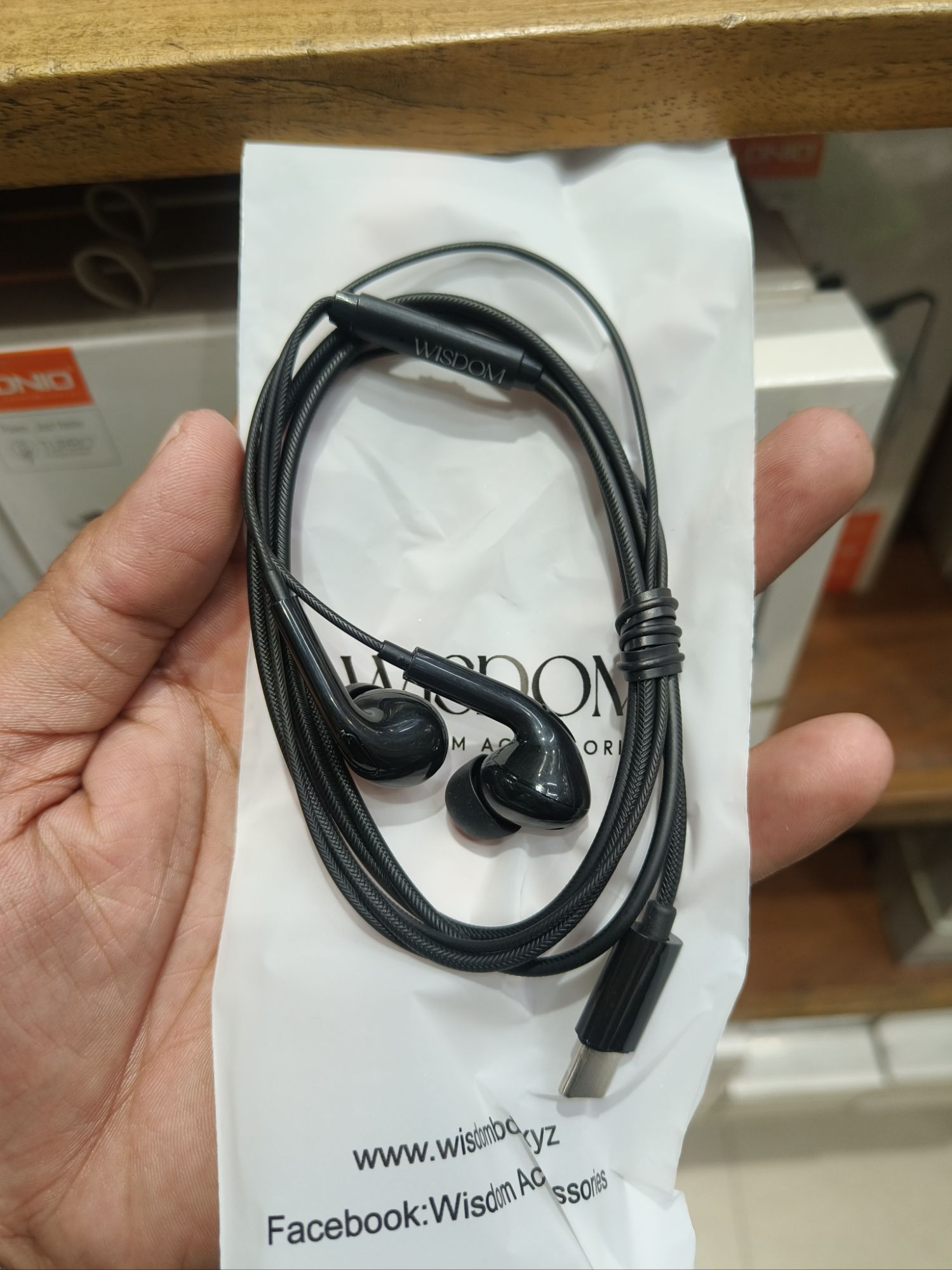 WISDOM H25 Universal Type-C Earphone All Mobile phone model Supported. 