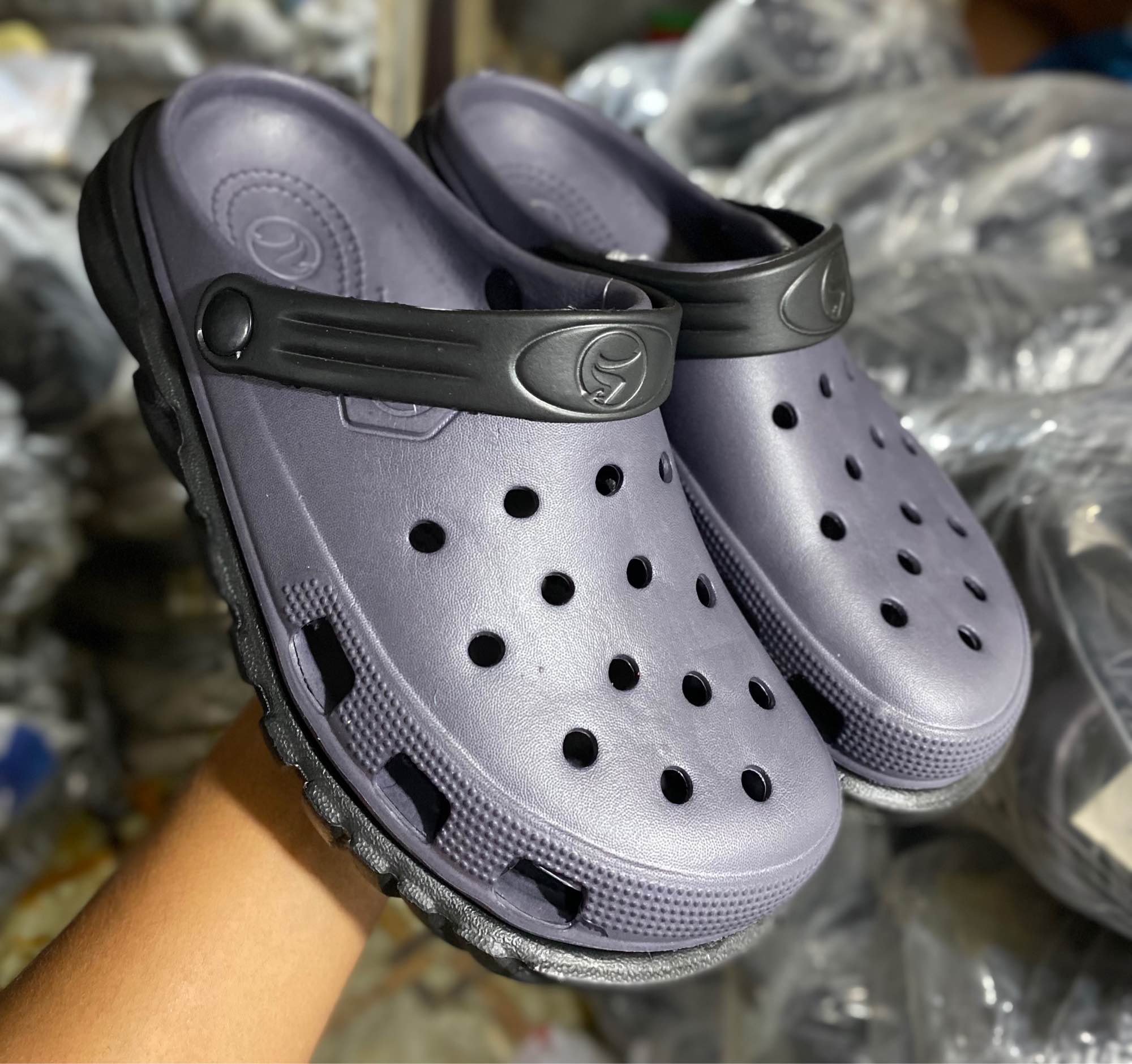New Super Comfortable EVA Rubber High Quality Anti-Slippery Casual Crocs Clogs Sandals for Men. 