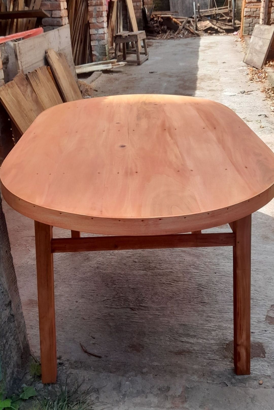King size daining table 4:5/3 feet 6 seats. 