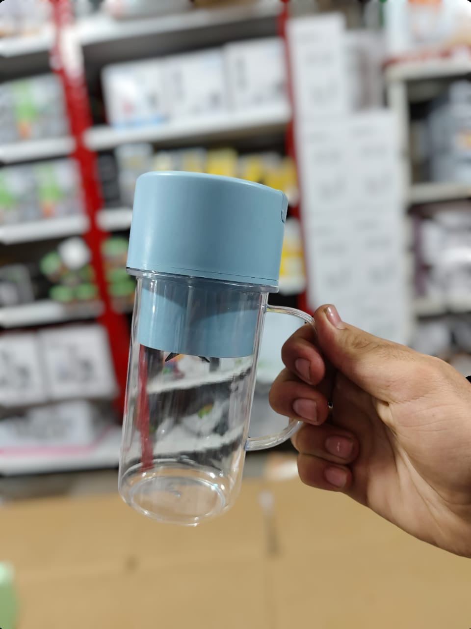 Rechargeable  Causher Juicer (Electronic Blender). 