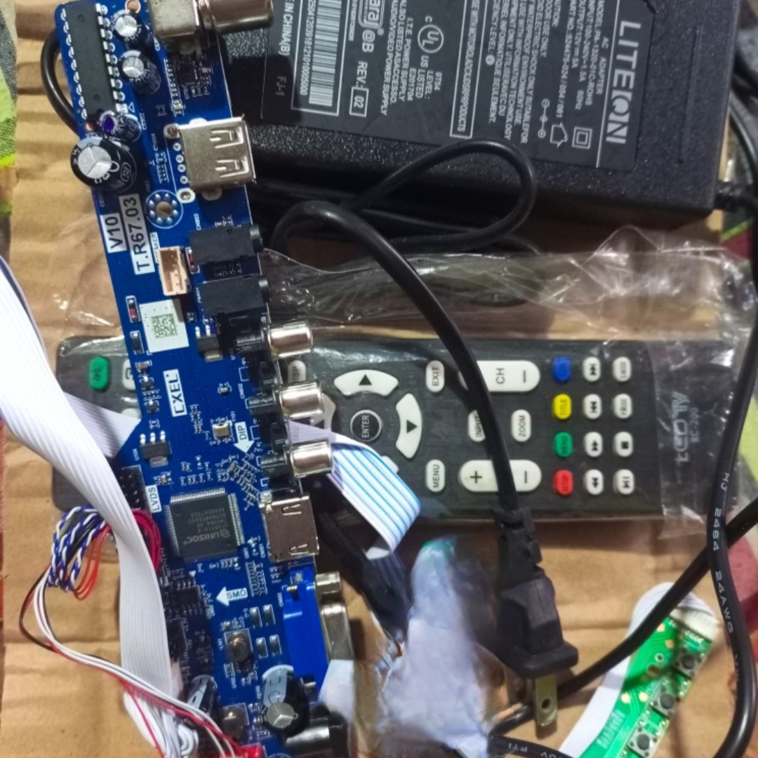 Universal LCD TV Controller Driver Board + 1CH 6bit 40Pin LVDS Cable + 7 IR Key Board Combo for 1366x768 Pixel Panel Replace T.V56 DS-V59. 