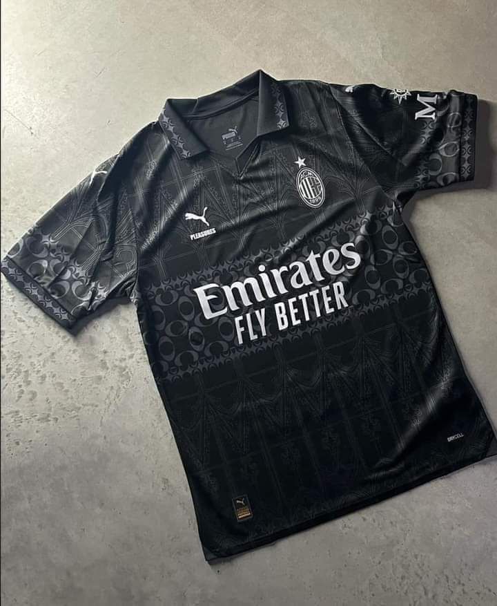 JERSEY AC MILAN X PLEASURES 2023/24 – DARK VERSION