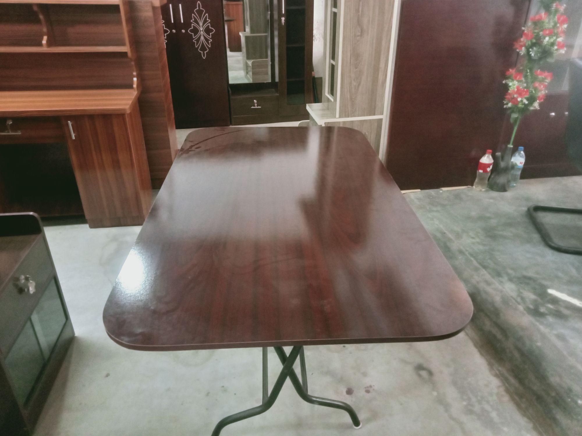 Daining table with 6 chair set. 
