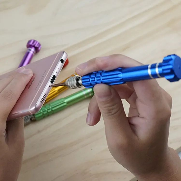 iPhone Screwdriver Kit 5 in 1 for Apple. 