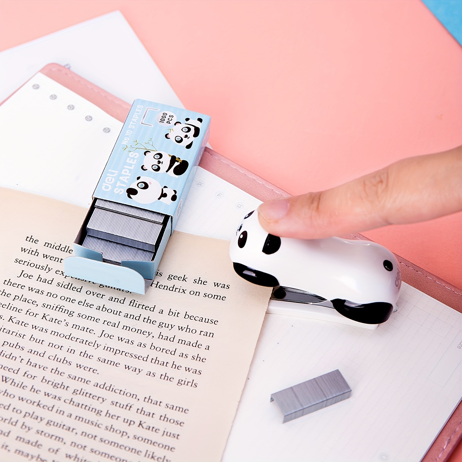 DELI Cartoon Mini Stapler Set Stapling Machine With 1000 pcs No.10 Staples Office School Binding Supplies Manual Cute Staplers. 