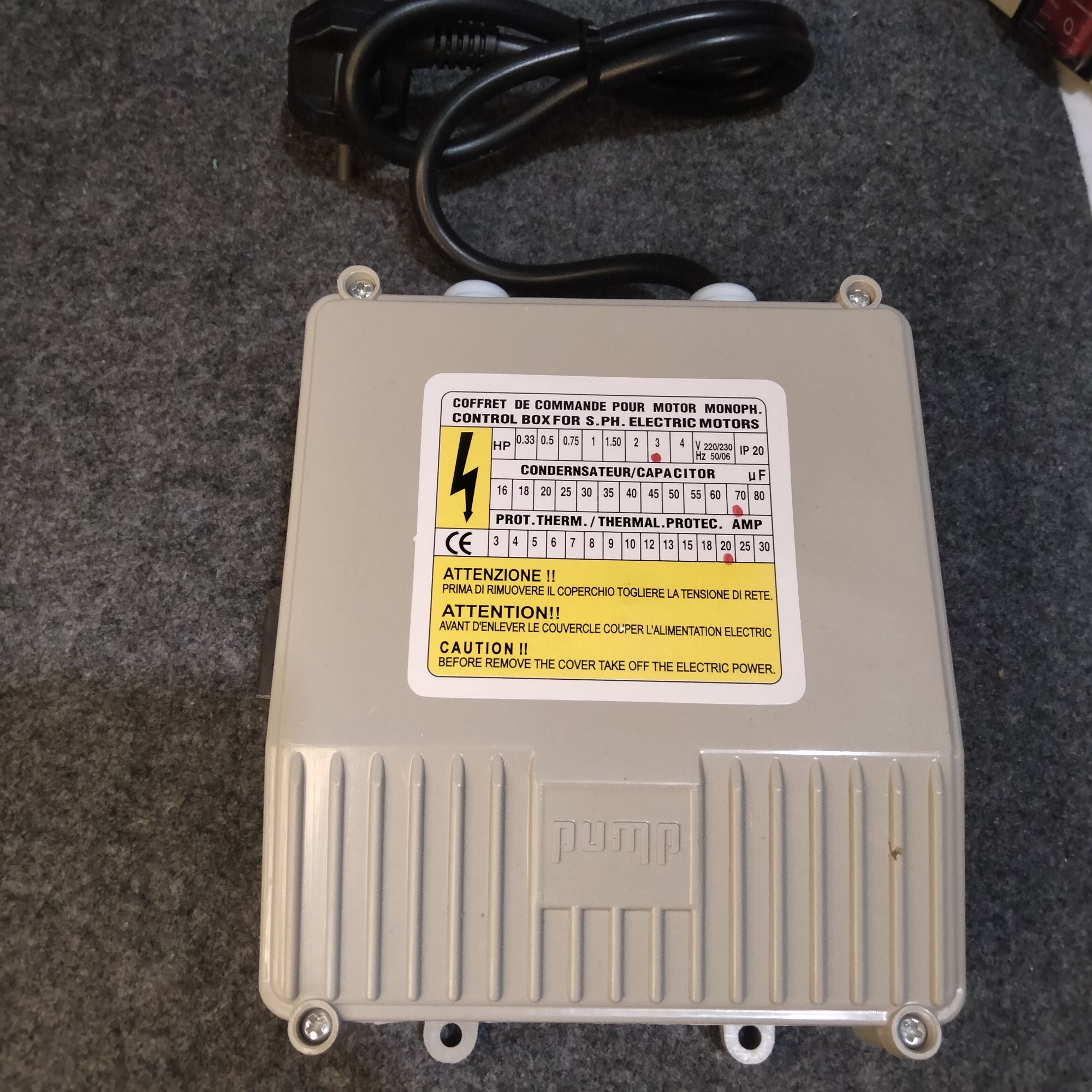 Motor Control Unit Submersible Weter Pump Control Device With Capacitor 70mfd

3hp Submersible control box. 