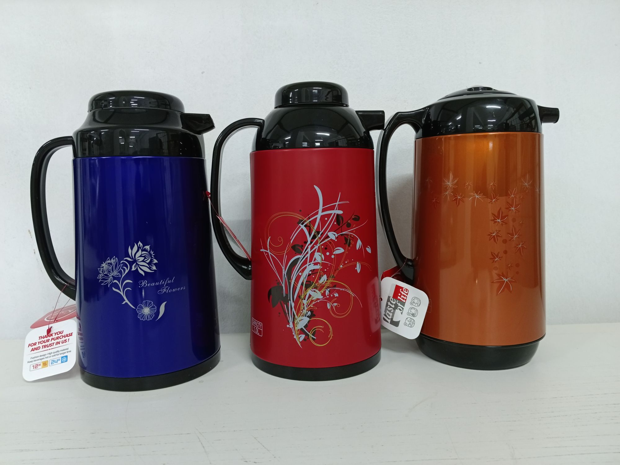 1 liter metallic body vacuum push flask mixed color
