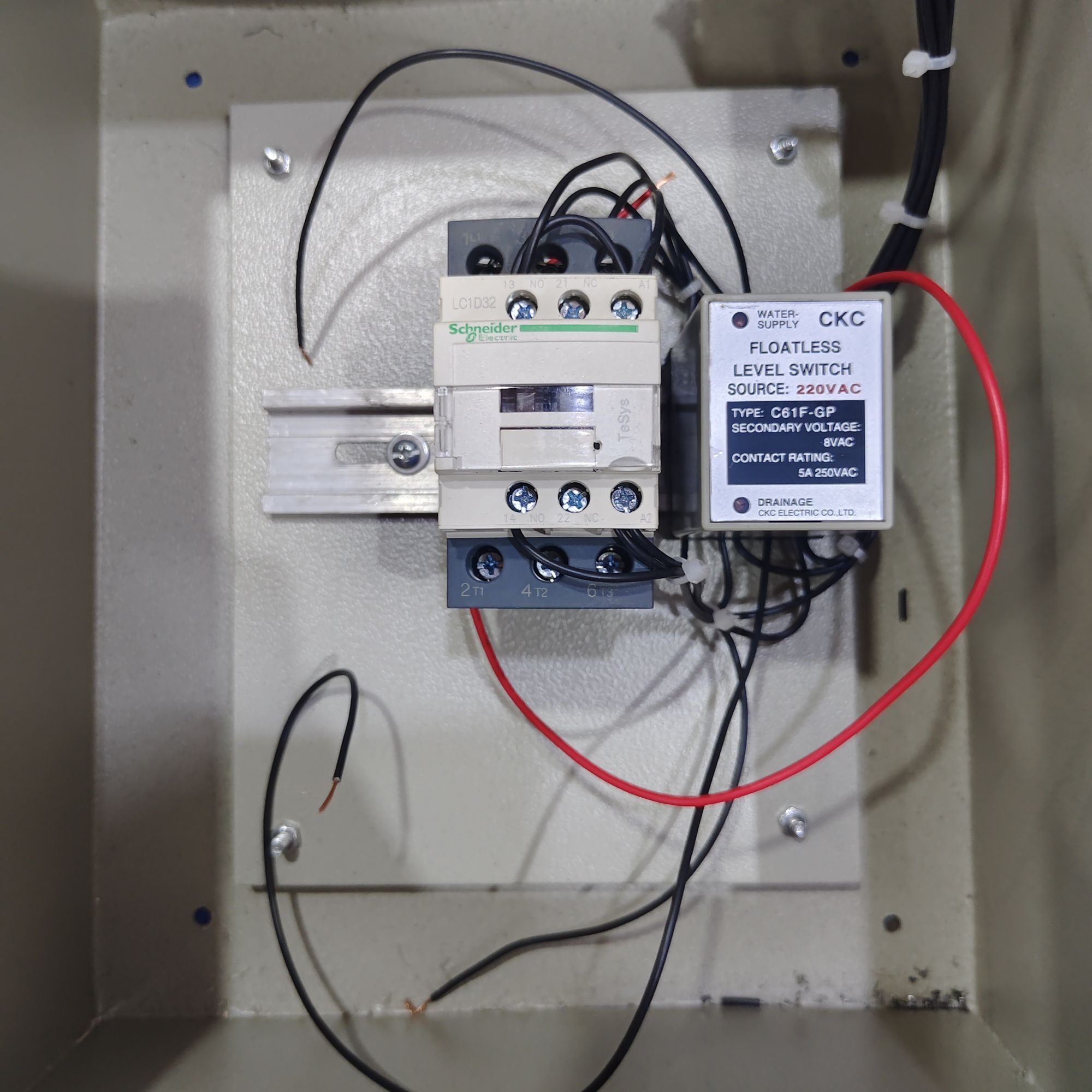 automatic water tank with CKC FLOAT SWITCH Timer and Schneider magnetic contactor 220V. 