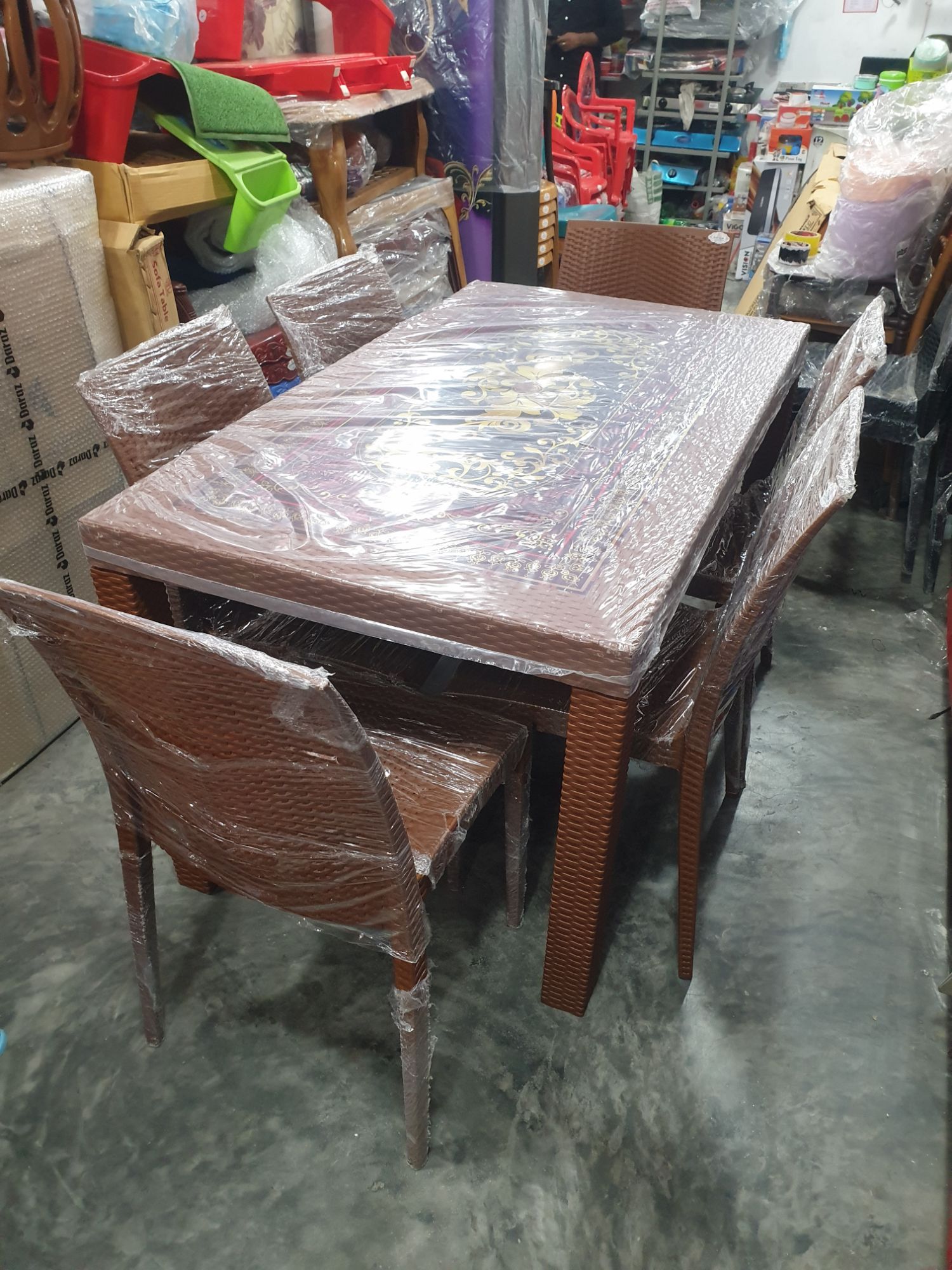 RFL caino dining table set with 6 Chairs. 