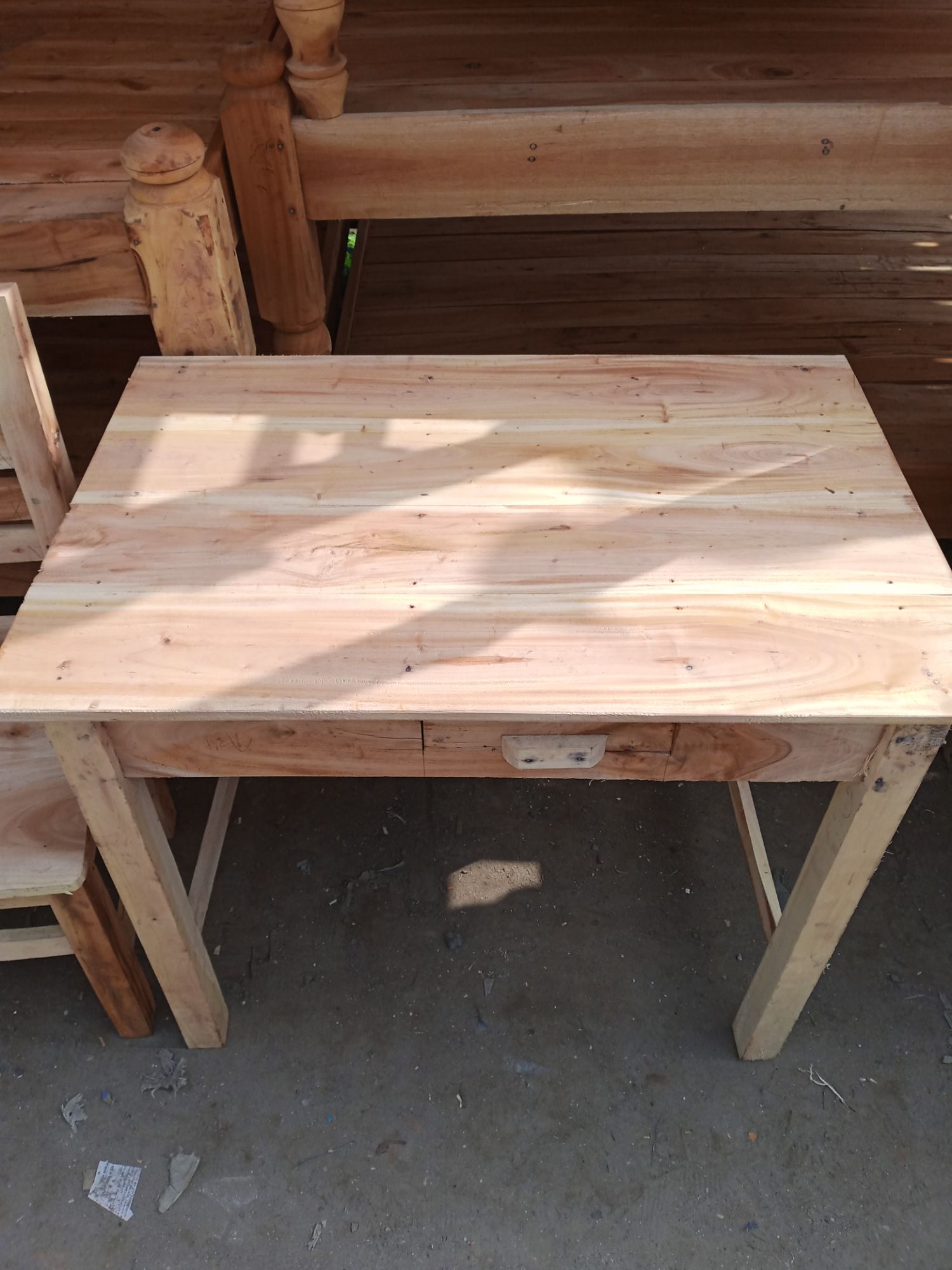 24/36 inches table low price for students or sides table