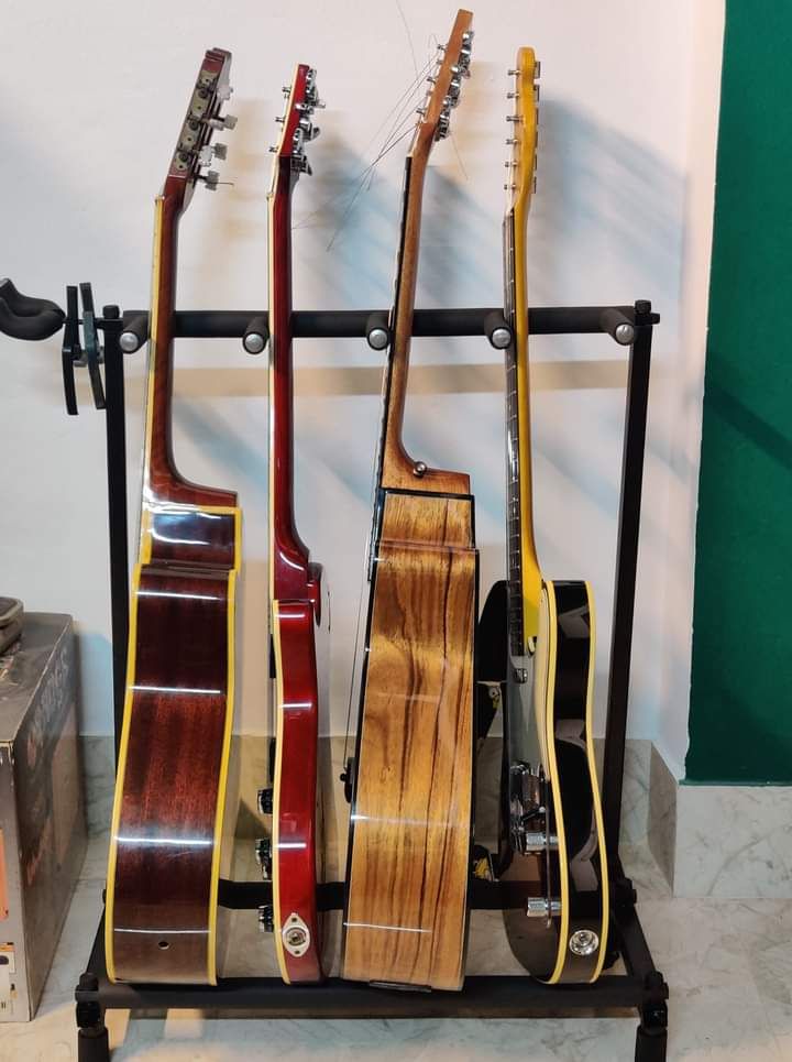 Multiple guitar stand rack with attachable ukulele hanger(4 capacity). 