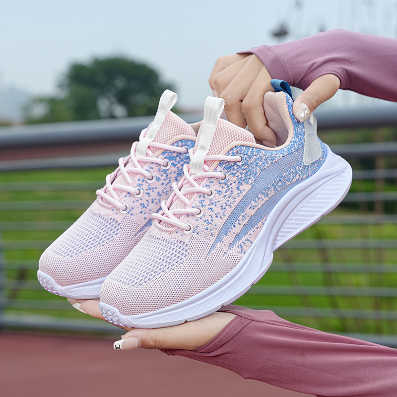 Four seasons flying weaver women's shoes High quality academic style classic low-top fashion soft soled student running shoes. 