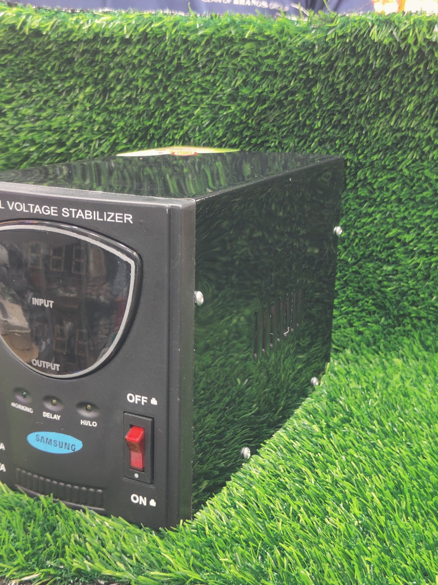 digital voltage stabilizer (800VA). 
