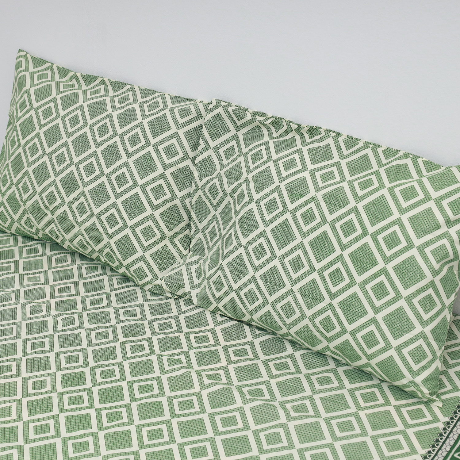 King Size Premium Bed Sheet 88" x 98" with 2 Pillow Covers | Green and White Square Print. 