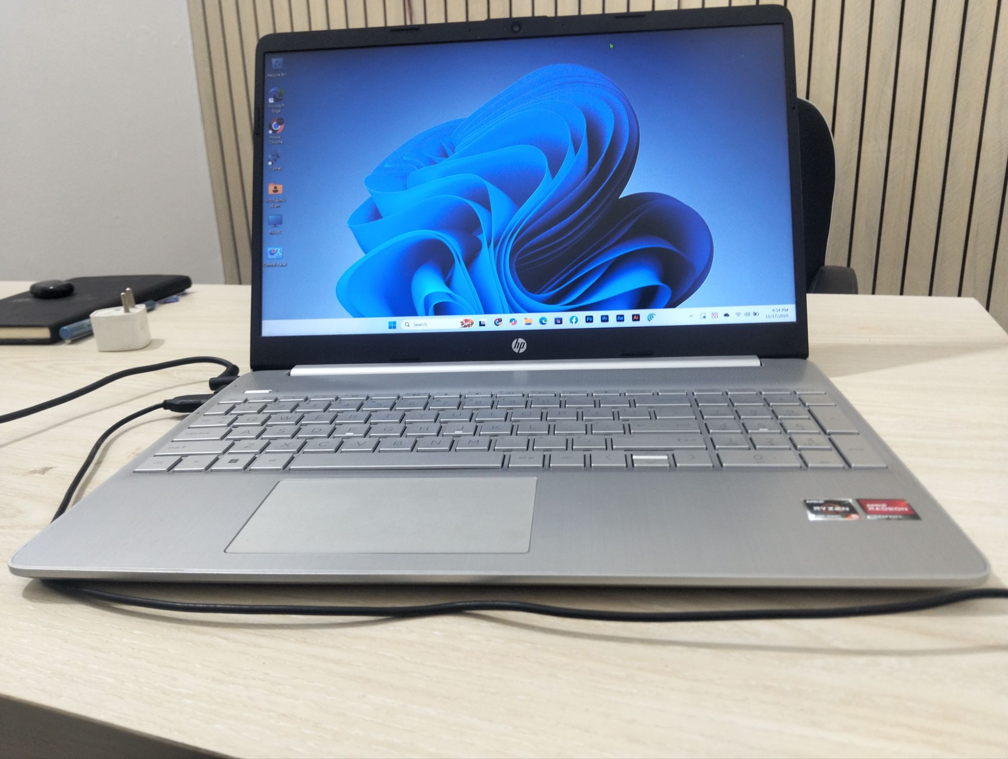 HP laptop (Ryzen 5 5500 u with Reno Graphic)