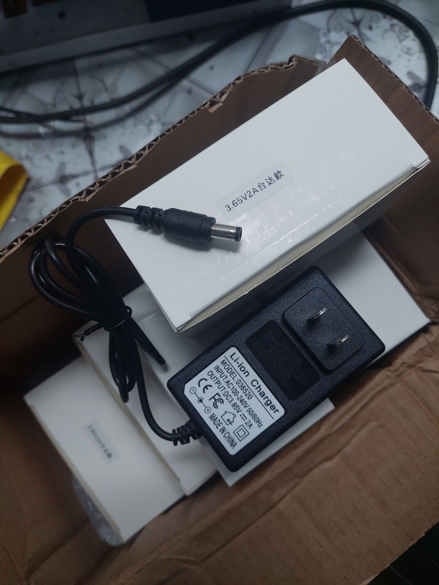 3.2v universal Lithium phosphate battery charger