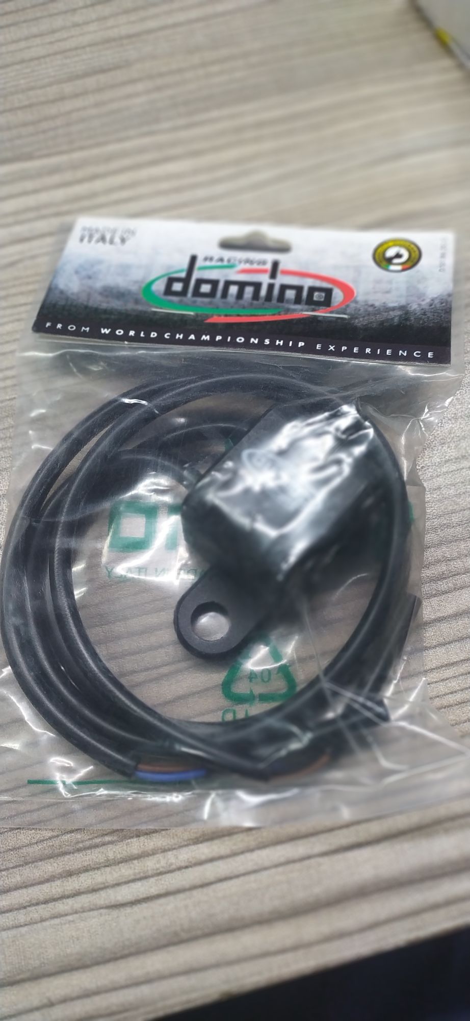 DOMINO DOUBLE ON-OFF-ON SWITCH. 