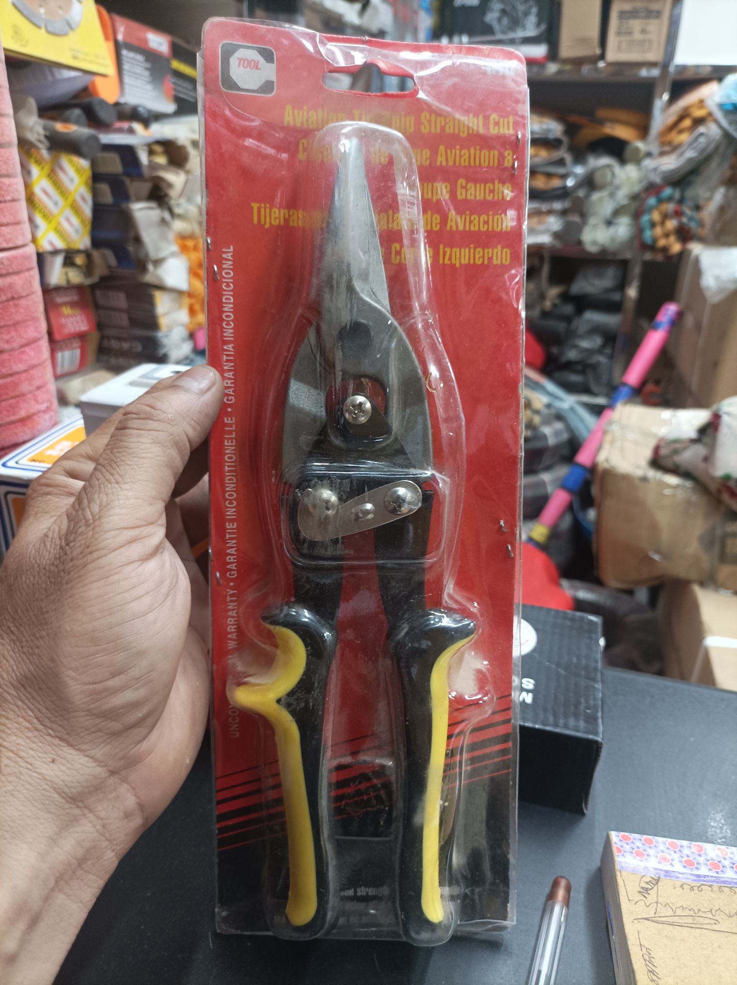 Performance Tool 
Center Cut Aviation Tin Snip professional high quality. 