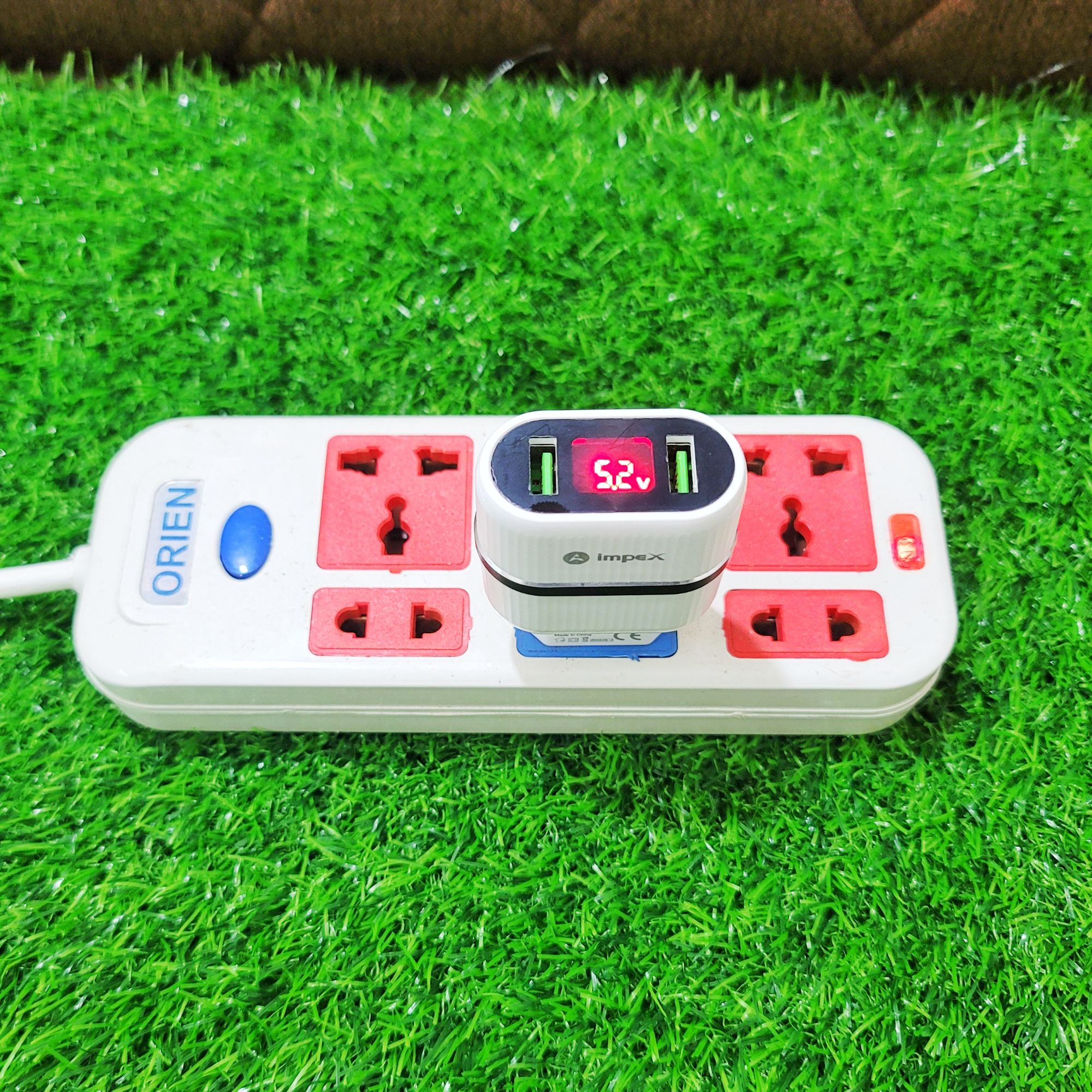 Impex Fast Digital Display Charger A70 - 5V / 3.1A. 