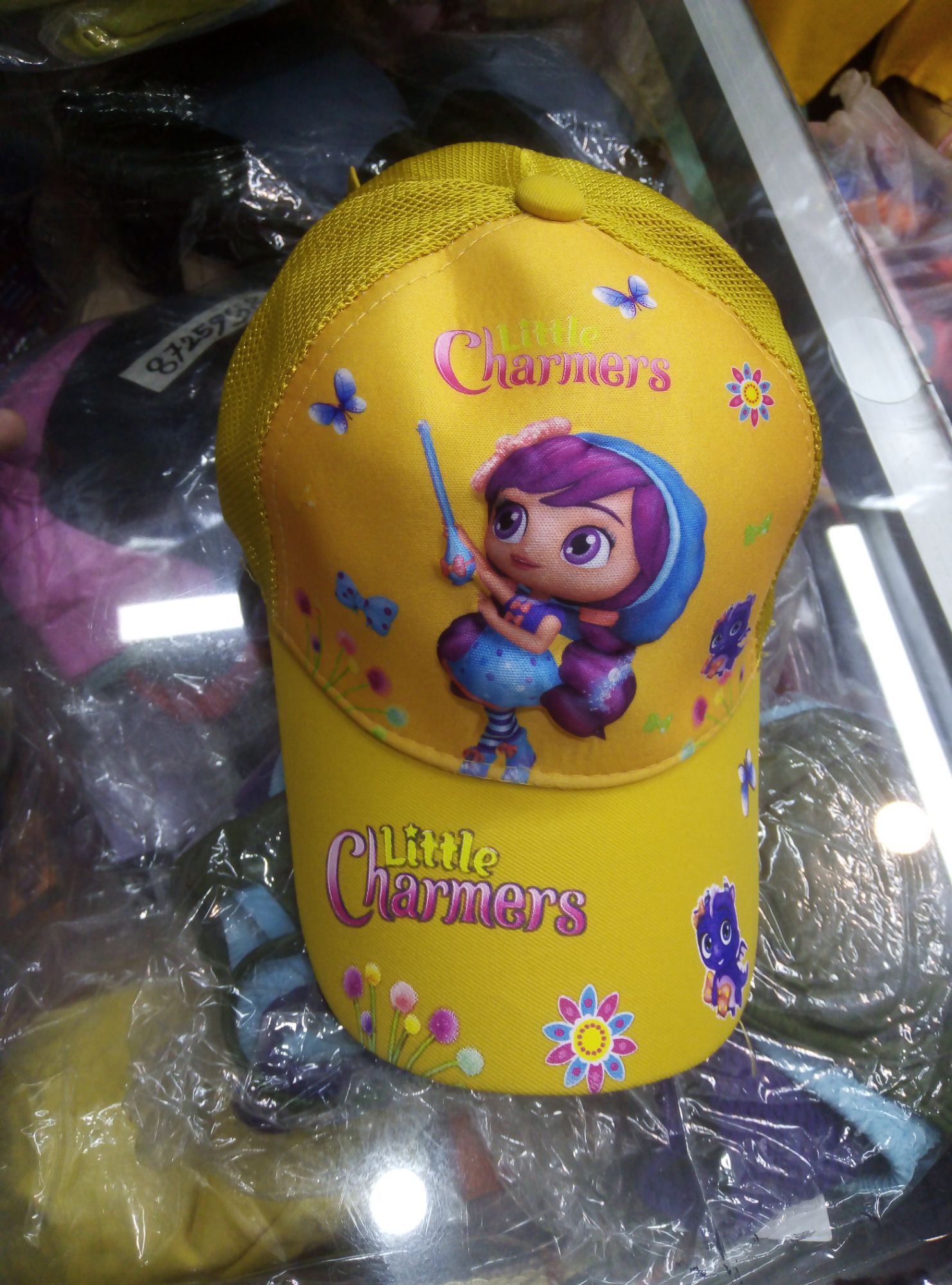 girls cap for regular use and feel comfort