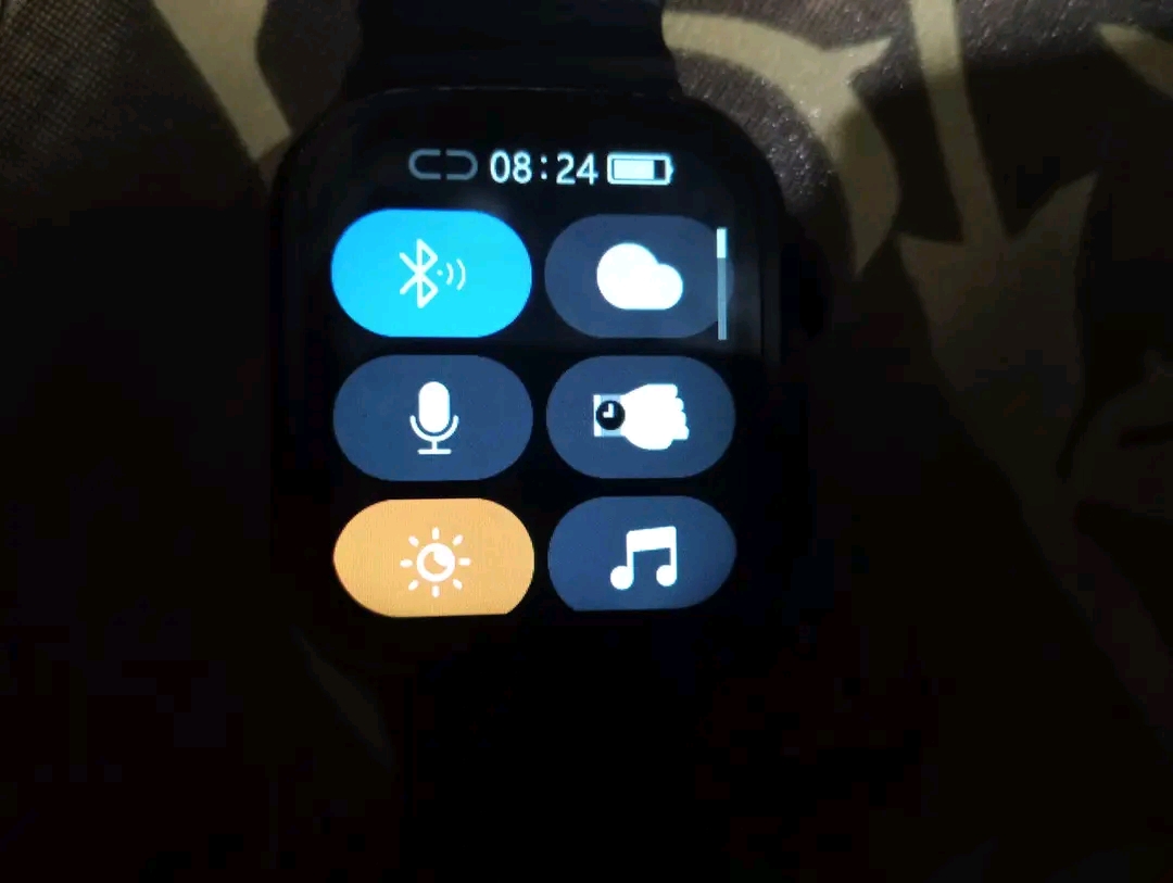 Symphony Helio SW-10
Bluetooth
Android Smart watch. 